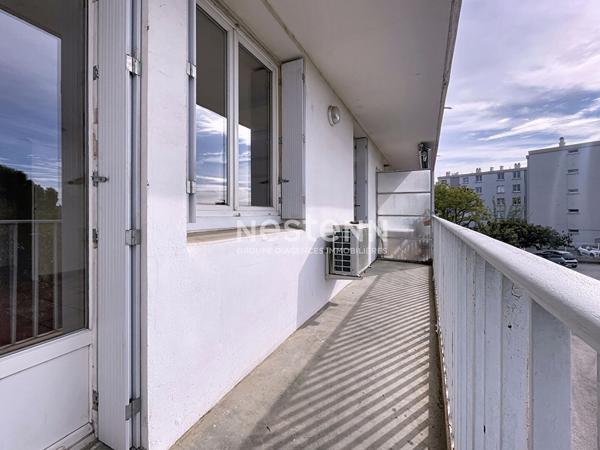 Appartement 4 pièces à Nîmes, balcon, loggia, parking et cave