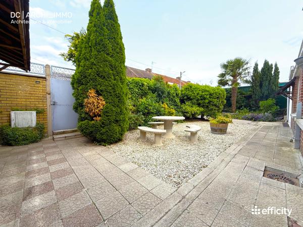 Immeuble
         6 pièces
        - 345 m² 339 000 € *