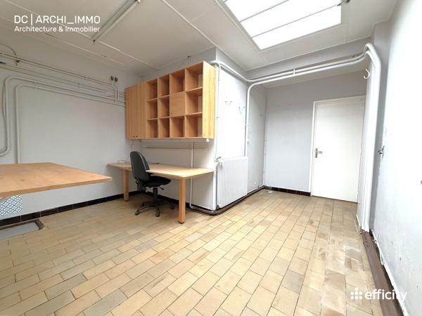 Immeuble
         6 pièces
        - 345 m² 339 000 € *