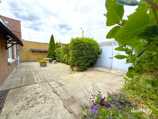 Immeuble
         6 pièces
        - 345 m² 339 000 € *