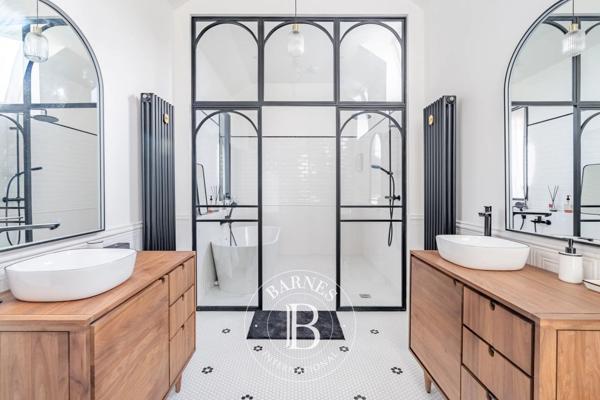 Saint-Germain-en-Laye, Maison 5 Chambres -  251 m² à vendre