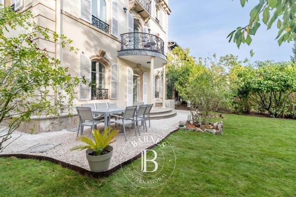 Saint-Germain-en-Laye, Maison 5 Chambres -  251 m² à vendre