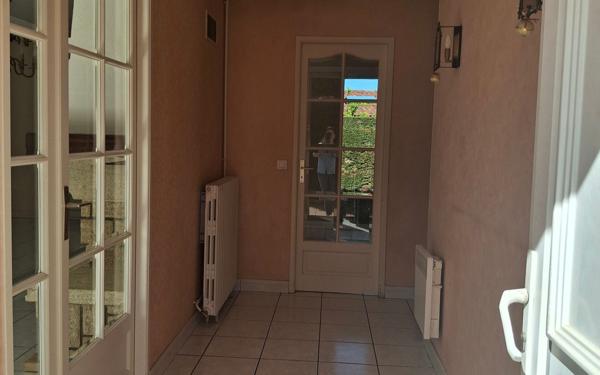 Maison à vendre    3 pièces •  Aussillon