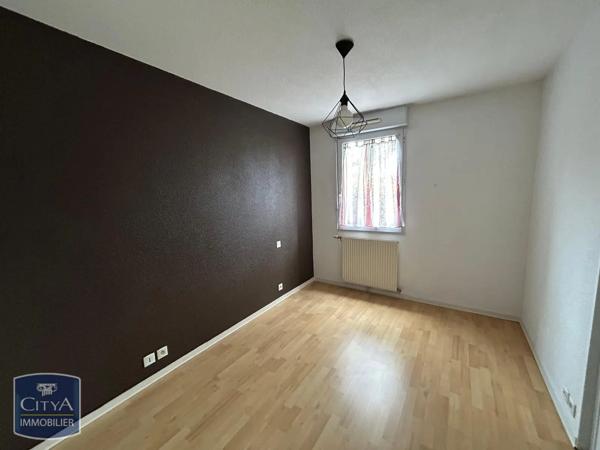Appartement à louer 2 pièces 43.61m² Saint-Pantaléon-de-Larche (19600)