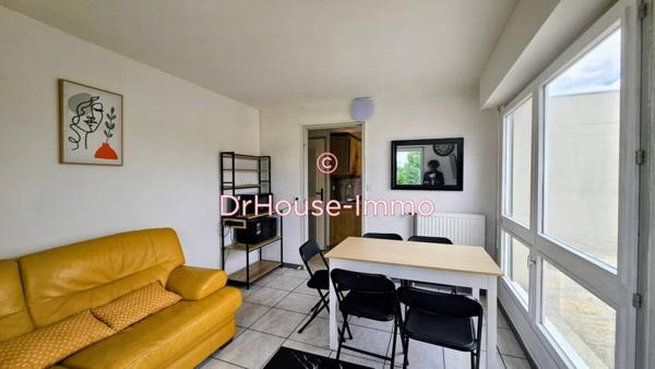 Appartement à louer 6 pièces de 99 m²