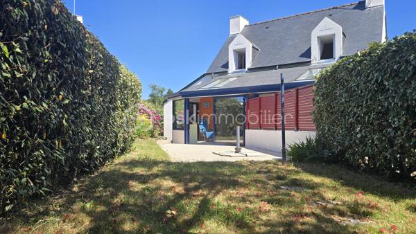 🌊 CARNAC – À seulement 100 m de la plage du Men Du !
Un emplacement exceptionnel pour profiter de la mer à pied !
Découvrez cette charmante maison de 56 m² en impasse, située dans l'un des secteurs les plus recherchés de Carnac, à seulement 100 mètres de la plage du Men Du.
Elle offre :
✅ Une pièce de vie lumineuse avec cuisine ouverte.
✅ 3 chambres, dont une au rez-de-chaussée.
✅ Une salle d'eau.
✅ Un WC indépendant.
✅ Un jardin pour profiter des journées ensoleillées.

Que vous recherchiez une résidence principale, une maison de vacances ou un investissement locatif, ce bien saura vous séduire par son emplacement privilégié et sa proximité immédiate avec la plage.
Les atouts :

Plage accessible à pied en moins de 2 minutes.
Secteur calme et recherché.
Espace extérieur.
3 chambres, un véritable atout pour une maison de cette superficie.

📞 Une visite s'impose ! Contactez-moi dès maintenant pour découvrir ce bien rare sur le secteur.
Baptiste TANGUY
Mandataire immobilier – BSK Immobilier