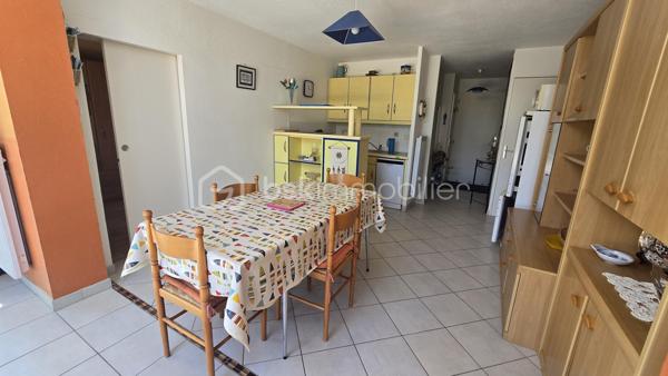 🌊 CARNAC – À seulement 100 m de la plage du Men Du !
Un emplacement exceptionnel pour profiter de la mer à pied !
Découvrez cette charmante maison de 56 m² en impasse, située dans l'un des secteurs les plus recherchés de Carnac, à seulement 100 mètres de la plage du Men Du.
Elle offre :
✅ Une pièce de vie lumineuse avec cuisine ouverte.
✅ 3 chambres, dont une au rez-de-chaussée.
✅ Une salle d'eau.
✅ Un WC indépendant.
✅ Un jardin pour profiter des journées ensoleillées.

Que vous recherchiez une résidence principale, une maison de vacances ou un investissement locatif, ce bien saura vous séduire par son emplacement privilégié et sa proximité immédiate avec la plage.
Les atouts :

Plage accessible à pied en moins de 2 minutes.
Secteur calme et recherché.
Espace extérieur.
3 chambres, un véritable atout pour une maison de cette superficie.

📞 Une visite s'impose ! Contactez-moi dès maintenant pour découvrir ce bien rare sur le secteur.
Baptiste TANGUY
Mandataire immobilier – BSK Immobilier