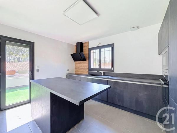 Maison à vendre  6 pièces - 146,30 m 2   CERET  - 66