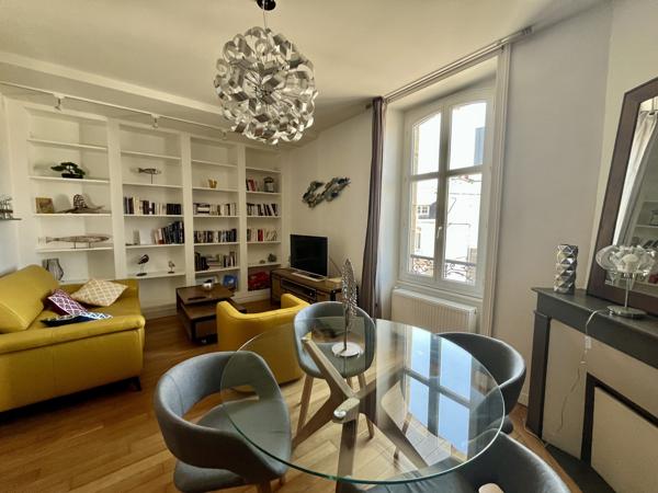 Appartement de caractère 2 chambres à Vendre