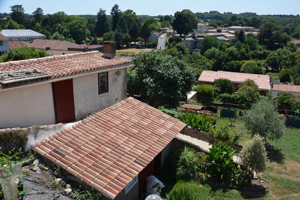 Local commercial avec fonds de commerce et maison d habitation a Mauleon.