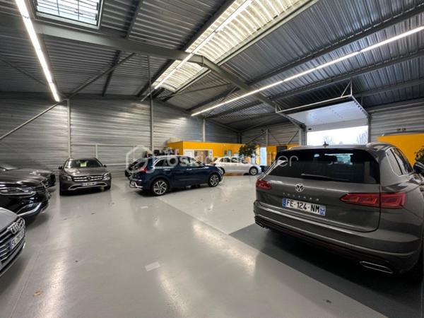 Local d'activité de 330 m²