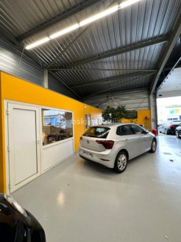 Local d'activité de 330 m²