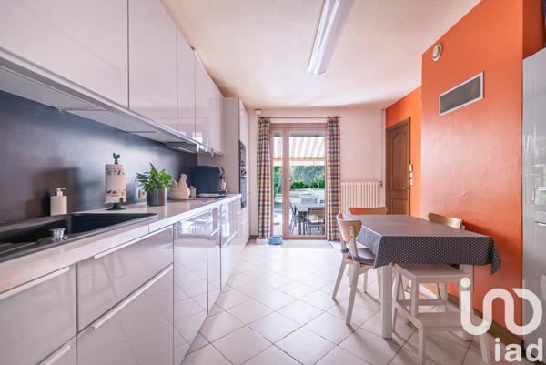 Maison à vendre 9 pièces 182 m² Guécélard