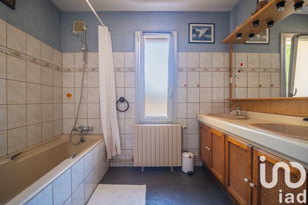 Maison à vendre 9 pièces 182 m² Guécélard