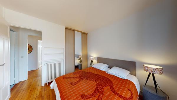 Paris (75018) Lumière, charme et vue