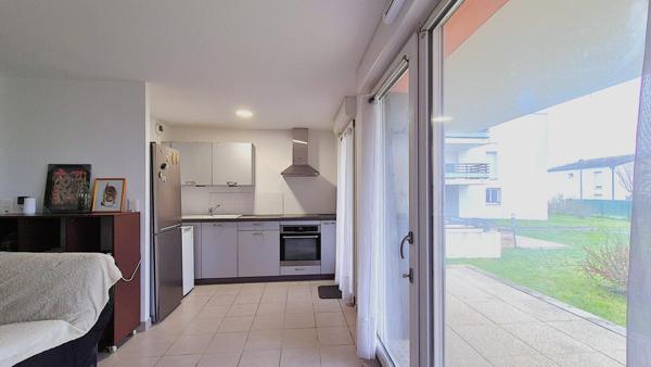 T2 récent avec terrasse et 2 parkings – libre