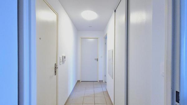 T2 récent avec terrasse et 2 parkings – libre