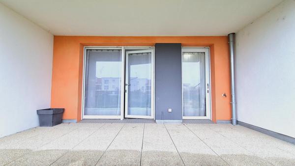 T2 récent avec terrasse et 2 parkings – libre