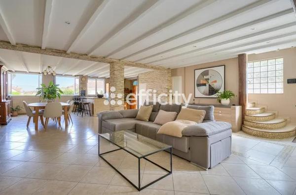 Maison 9 pièces - 238 m²