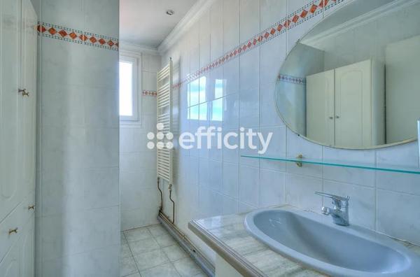 Maison 9 pièces - 238 m²