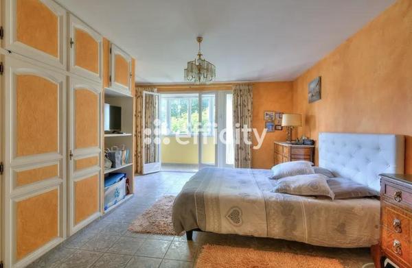 Maison 9 pièces - 238 m²