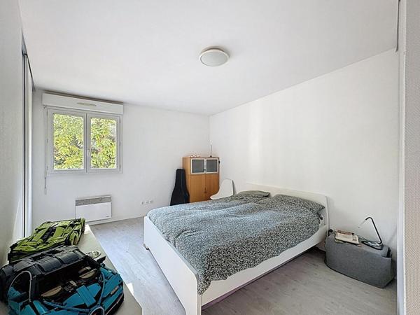 Appartement 3 pièces  Igny centre-ville Lumineux & Traversant  2 Parkings