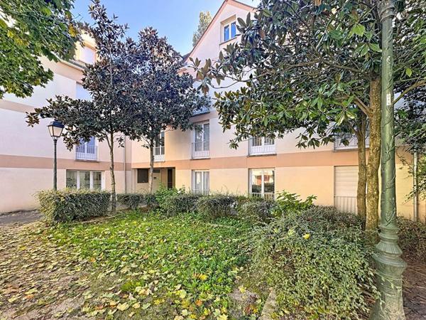 Appartement 3 pièces  Igny centre-ville Lumineux & Traversant  2 Parkings