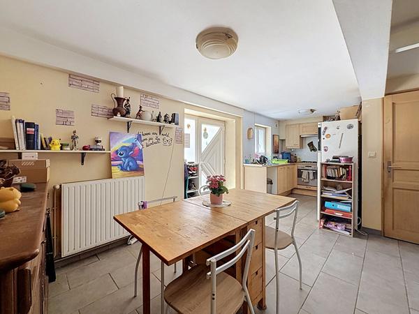 Maison de ville centre Chalamont, 76 m2, 3 chambres, jardin non attenant