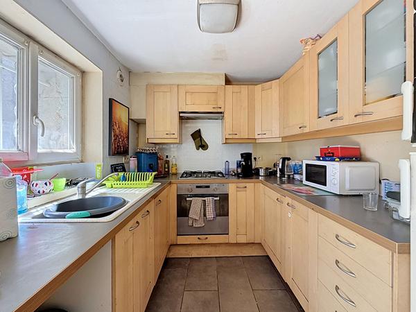 Maison de ville centre Chalamont, 76 m2, 3 chambres, jardin non attenant