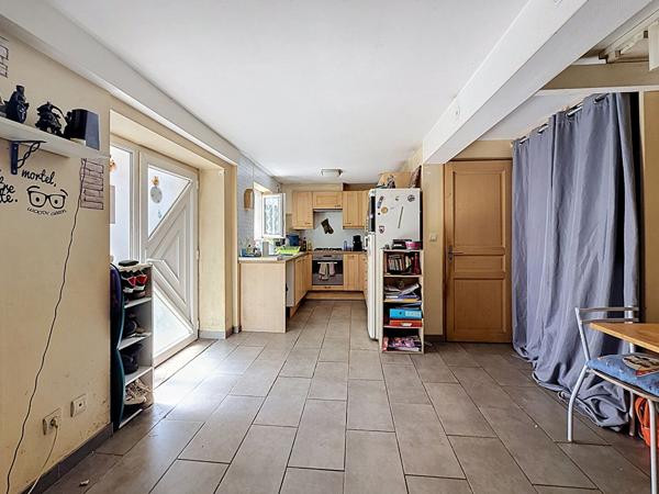 Maison de ville centre Chalamont, 76 m2, 3 chambres, jardin non attenant