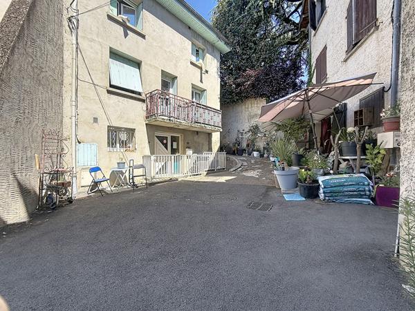 Maison de ville centre Chalamont, 76 m2, 3 chambres, jardin non attenant