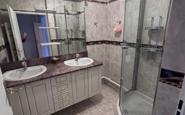 Appartement à vendre    3 pièces • 66 m2 Cambrai