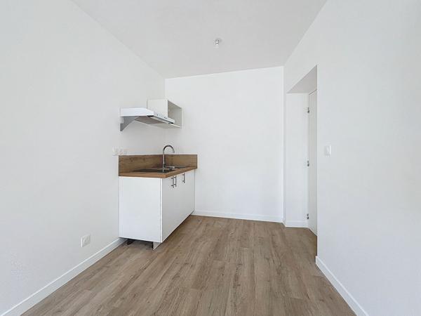 Valence, avenue de l'Yser, studio refait à neuf de 21,76m²