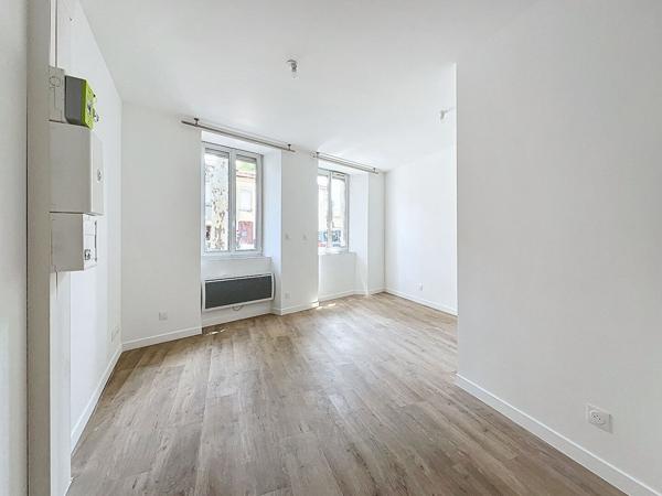 Valence, avenue de l'Yser, studio refait à neuf de 21,76m²