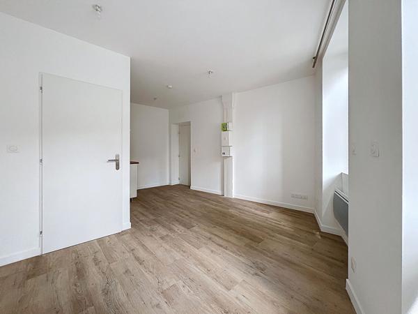 Valence, avenue de l'Yser, studio refait à neuf de 21,76m²