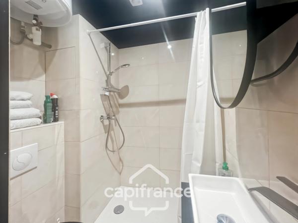 Local/bureau à vendre LA LONDE LES MAURES (83) - MURS À VENDRE