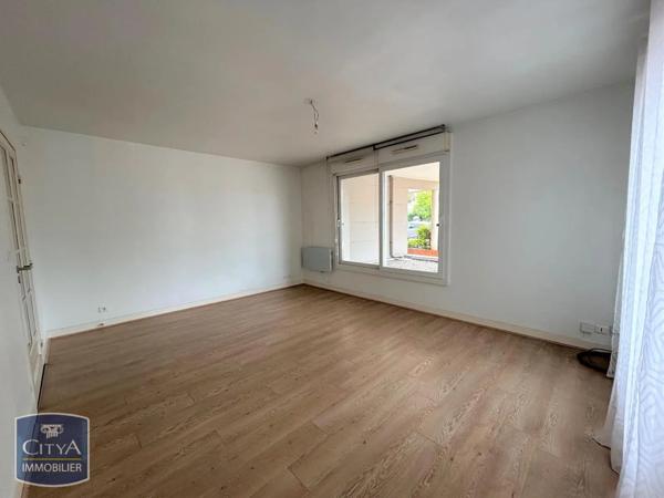 Appartement à louer 2 pièces 46.06m² Tours (37000)