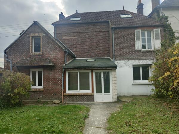 MAISON DE CHARME RENOVEE DE 160 M² HABITABLE AVEC GARAGE ET JARDIN SUR UN TERRAIN CLOS DE 250 M² AU CALME Beauvais (60000)