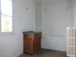 MAISON DE CHARME RENOVEE DE 160 M² HABITABLE AVEC GARAGE ET JARDIN SUR UN TERRAIN CLOS DE 250 M² AU CALME Beauvais (60000)