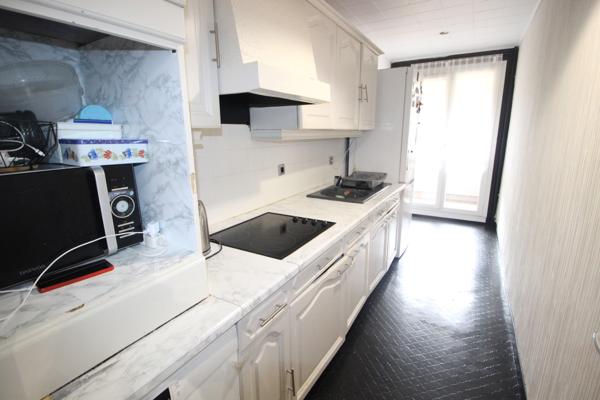 BOISSY-SAINT-LÉGER – À 10 MINUTES À PIED DU RER | F4 DE 84 M² AVEC BALCON, CAVE ET PARKING