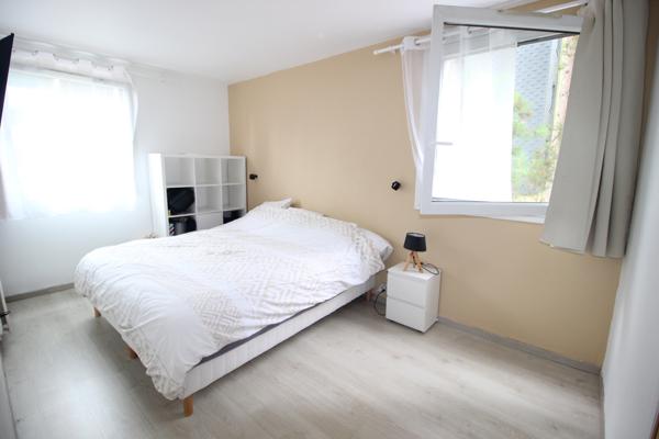 BOISSY-SAINT-LÉGER – À 10 MINUTES À PIED DU RER | F4 DE 84 M² AVEC BALCON, CAVE ET PARKING