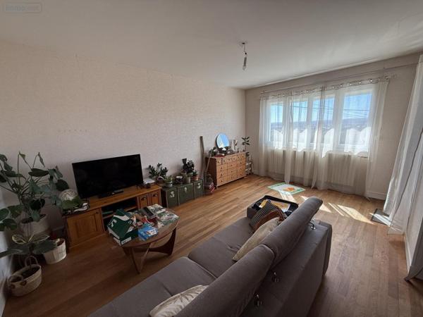 Maison à vendre à Abrest dans l'Allier (03200), ref : 2025/924-03020