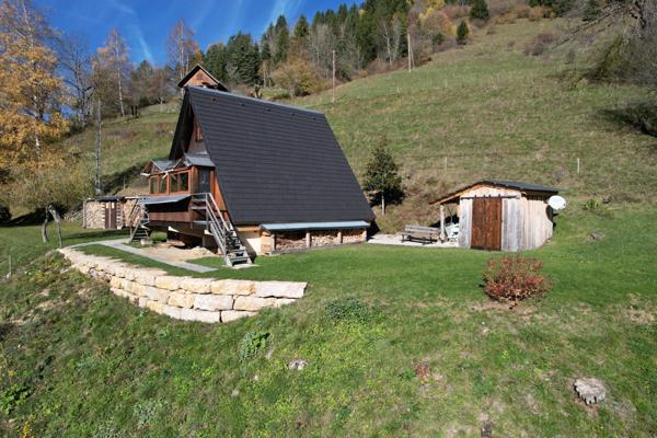 Saint-Pierre-d'Entremont (73670) Chalet à la montagne - coup de coeur assuré ! Vue dominante à 180° à couper le souffle
