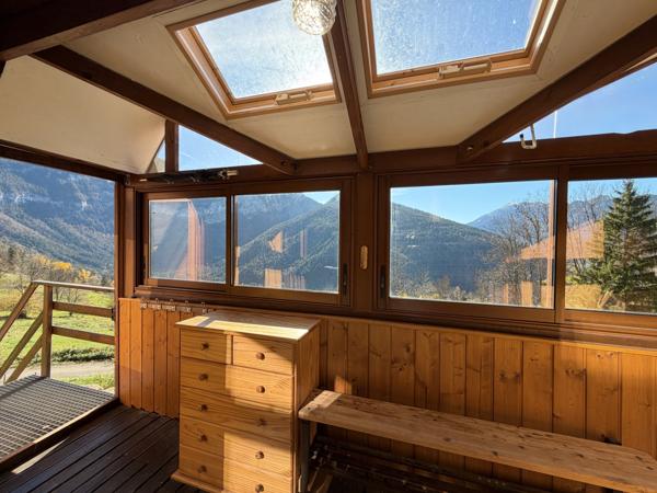 Saint-Pierre-d'Entremont (73670) Chalet à la montagne - coup de coeur assuré ! Vue dominante à 180° à couper le souffle