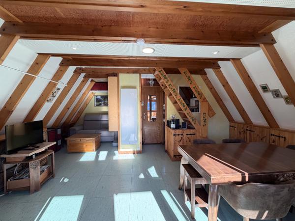 Saint-Pierre-d'Entremont (73670) Chalet à la montagne - coup de coeur assuré ! Vue dominante à 180° à couper le souffle