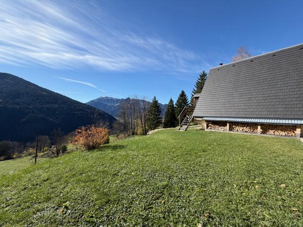 Saint-Pierre-d'Entremont (73670) Chalet à la montagne - coup de coeur assuré ! Vue dominante à 180° à couper le souffle