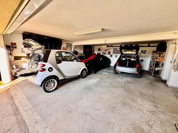 Maison d’architecte 220 m2 et garage 76 m2.