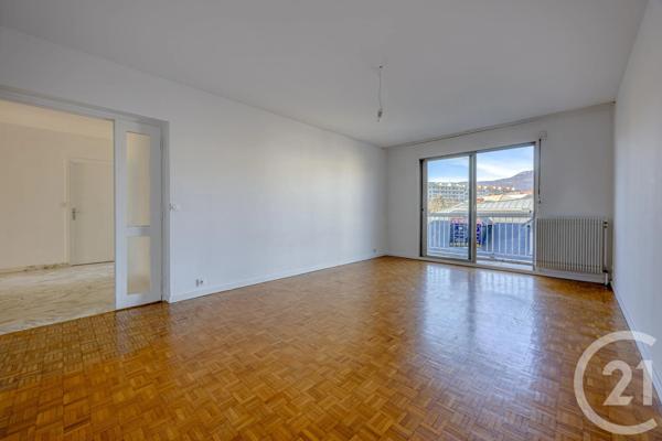 Appartement T4 à vendre  4 pièces - 95,13 m 2   CHAMBERY  - 73