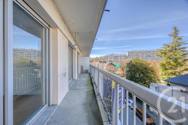 Appartement T4 à vendre  4 pièces - 95,13 m 2   CHAMBERY  - 73