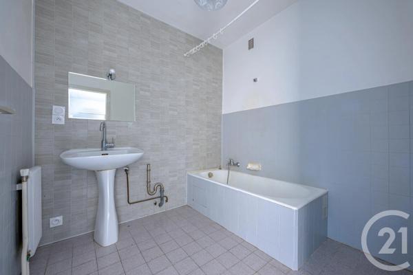 Appartement T4 à vendre  4 pièces - 95,13 m 2   CHAMBERY  - 73